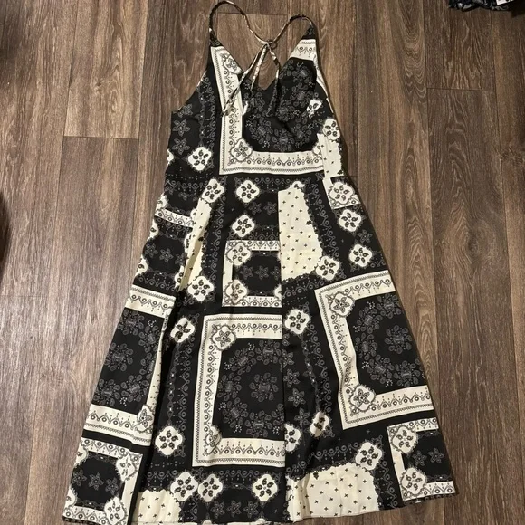 NWOT TOPSHOP black & white paisley midi faux satin dress - Picture 7 of 8